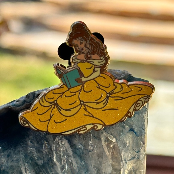 Disney Collectible Princess Belle Pin - Picture 2 of 6